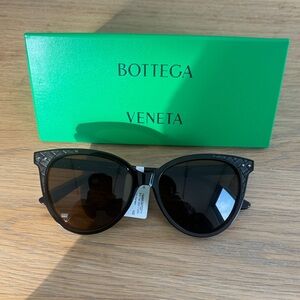 Bottega Veneta Black Cat-Eye Sunglasses